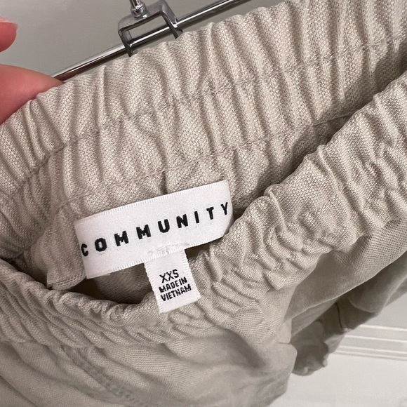Aritzia Beige Community Joggers - Picture 3 of 3